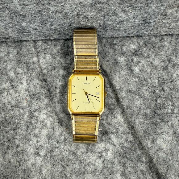 Pulsar Men’s Vintage Quartz Analog Gold Tone Watch  V322-5130 New Battery 297 - Picture 1 of 5